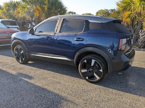 Used 2025 Nissan Kicks SR FWD image 6