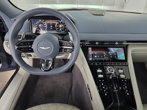 Used 2025 Aston Martin DB12 Coupe RWD image 10