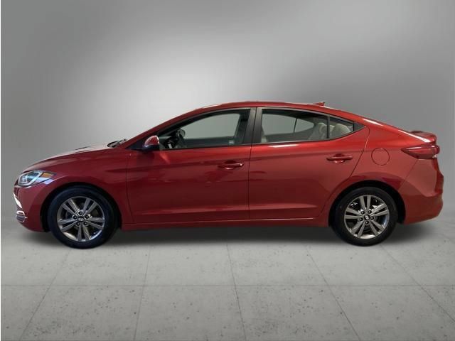 Used 2017 Hyundai Elantra SE FWD image 2