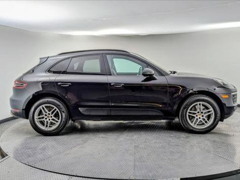 Used 2018 Porsche Macan Sport Edition image 9