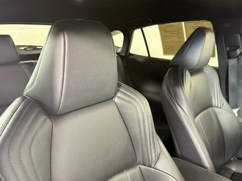 Used 2021 Toyota Venza XLE image 27