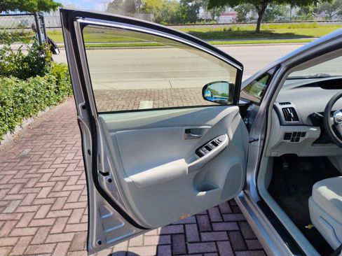 Used 2012 Toyota Prius Three image 18