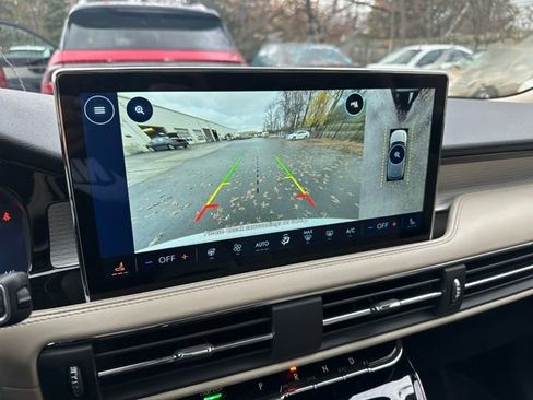 Used 2025 Lincoln Corsair AWD w/ Equipment Group 101A image 13