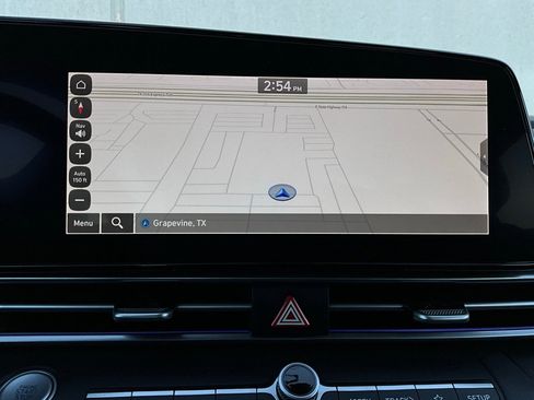 Used 2025 Hyundai Elantra Limited image 35