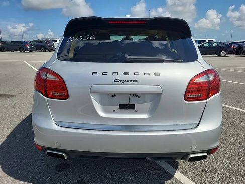 Used 2011 Porsche Cayenne AWD/4WD image 4