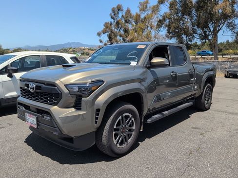 Used 2024 Toyota Tacoma TRD Sport w/ TRD Sport Upgrade Package RWD image 1