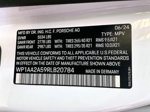 Used 2024 Porsche Macan AWD/4WD image 31
