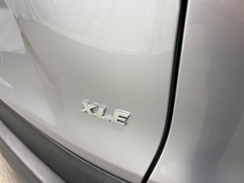 Used 2020 Toyota RAV4 XLE w/ Convenience Package image 17