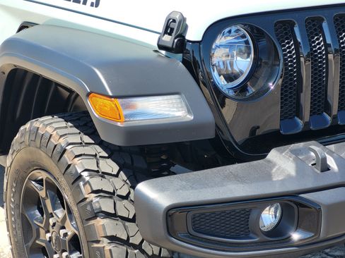 Used 2023 Jeep Wrangler Sport AWD/4WD image 5