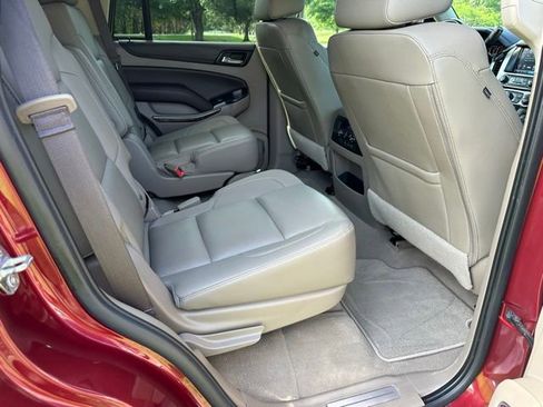 Used 2019 Chevrolet Tahoe LT w/ LT Signature Package AWD/4WD image 14