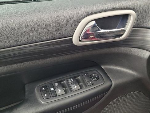 Used 2020 Jeep Grand Cherokee Altitude RWD image 27