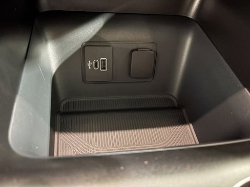 New 2026 Ford Explorer Active w/ Active Comfort Package image 15