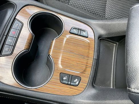 Used 2020 GMC Acadia SLE w/ Driver Convenience Package image 24