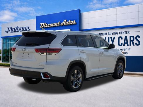 Used 2019 Toyota Highlander Limited Platinum FWD image 7
