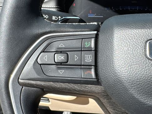 Certified 2025 Jeep Grand Cherokee Limited w/ Black Appearance Package AWD/4WD image 33