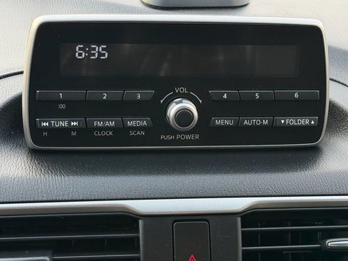 Used 2014 MAZDA MAZDA3 i Sport image 35