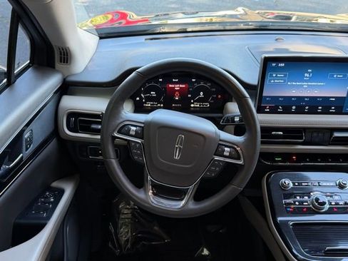 Certified 2022 Lincoln Nautilus FWD w/ Premium Package image 7