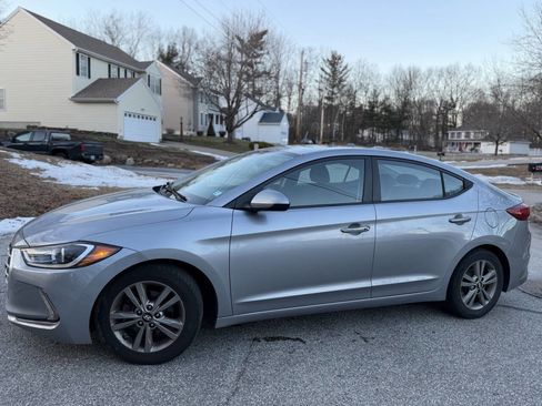 Used 2017 Hyundai Elantra Value Edition image 2