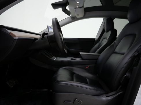 Used 2021 Tesla Model Y Long Range image 13