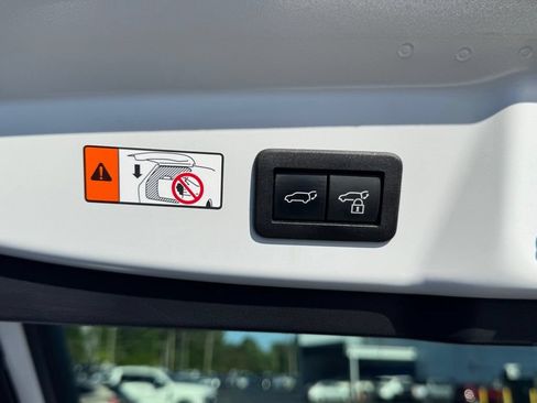 Used 2024 Toyota Prius Limited FWD image 39