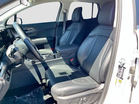 Certified 2025 Kia Sportage EX FWD image 15