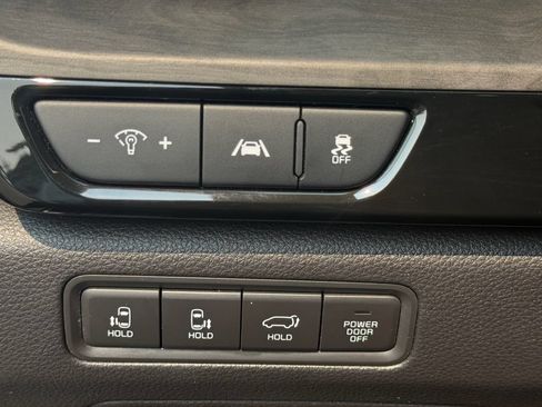 Used 2024 Kia Carnival SX FWD image 23