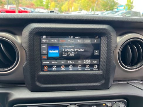 Used 2020 Jeep Wrangler Unlimited Sport image 19