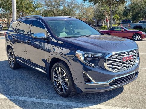 Used 2019 GMC Terrain Denali w/ Advanced Safety Package image 9