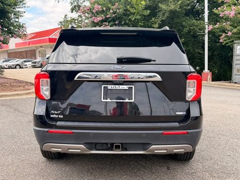 Used 2020 Ford Explorer XLT w/ Equipment Group 202A AWD/4WD image 4