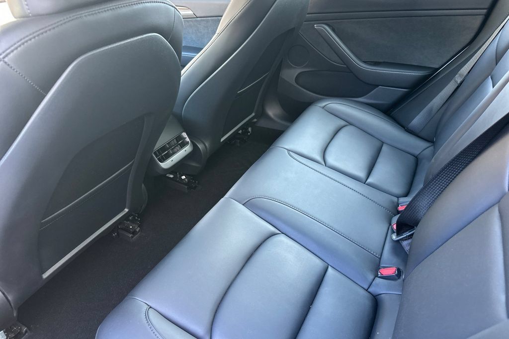 Used 2023 Tesla Model 3 Standard Range RWD image 11