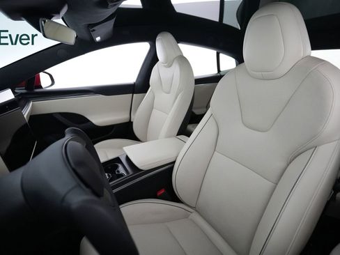 Used 2022 Tesla Model S Plaid image 4