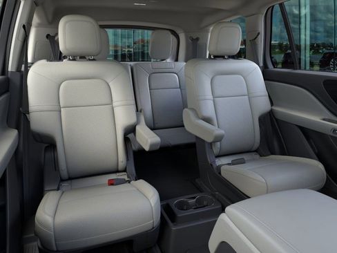 New 2025 Lincoln Aviator AWD w/ Equipment Group 101A image 11