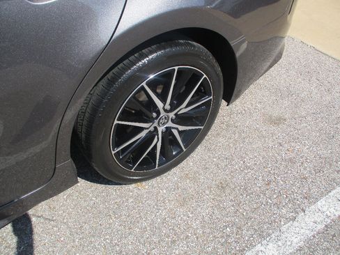 Used 2024 Toyota Camry SE w/ Convenience Package FWD image 21