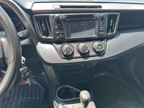 Used 2016 Toyota RAV4 LE FWD image 16