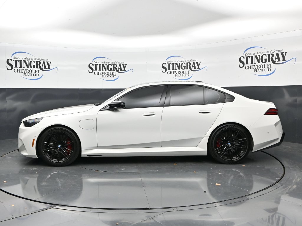 Used 2026 BMW M5 w/ Executive Package AWD/4WD image 4