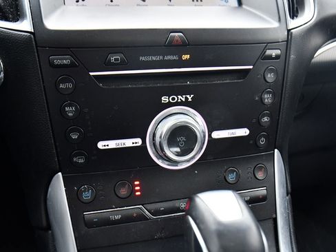 Used 2018 Ford Edge Titanium w/ Equipment Group 302A AWD/4WD image 26