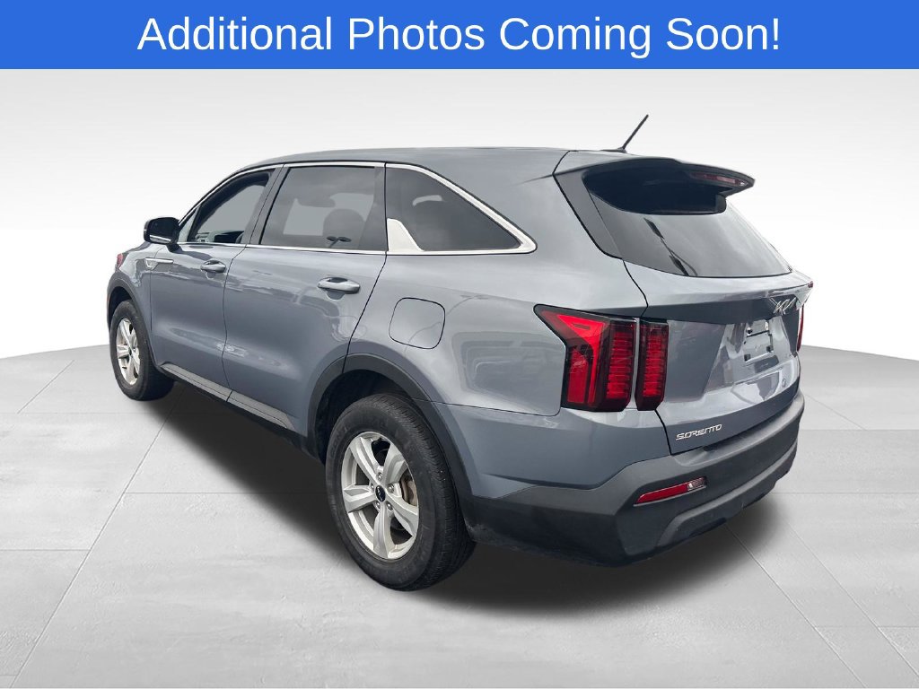 Used 2023 Kia Sorento LX AWD/4WD image 6