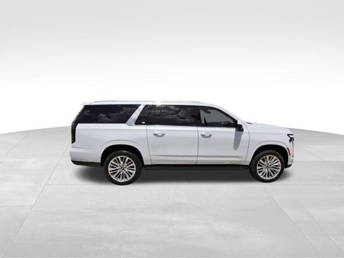 New 2026 Cadillac Escalade ESV Luxury w/ Touring Package AWD/4WD image 5
