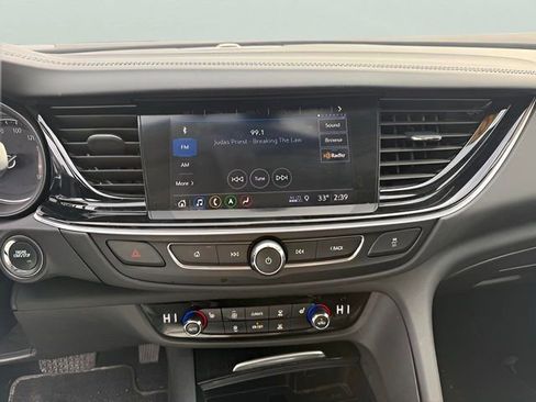 Used 2018 Buick Regal Essence w/ Driver Confidence Package #1 image 16