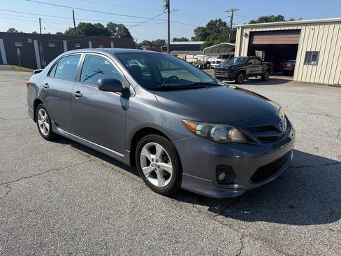 Used 2011 Toyota Corolla S FWD image 3