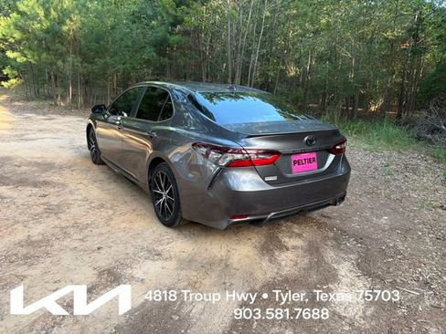 Used 2021 Toyota Camry SE FWD image 7
