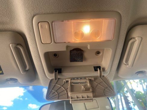 Used 2005 Toyota RAV4 2WD image 62