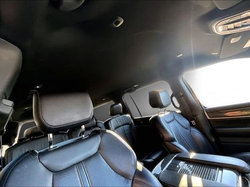 Used 2022 Jeep Wagoneer Series III image 20