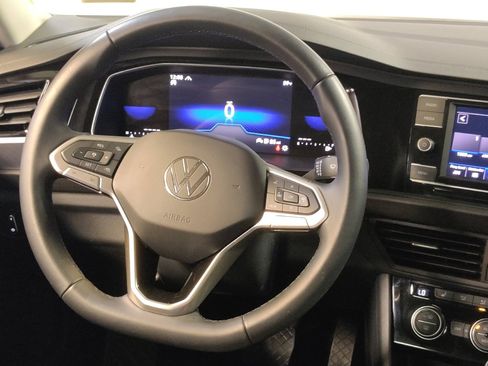 Used 2023 Volkswagen Jetta SE image 22