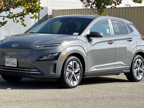 Used 2023 Hyundai Kona SE w/ Cargo Package image 8