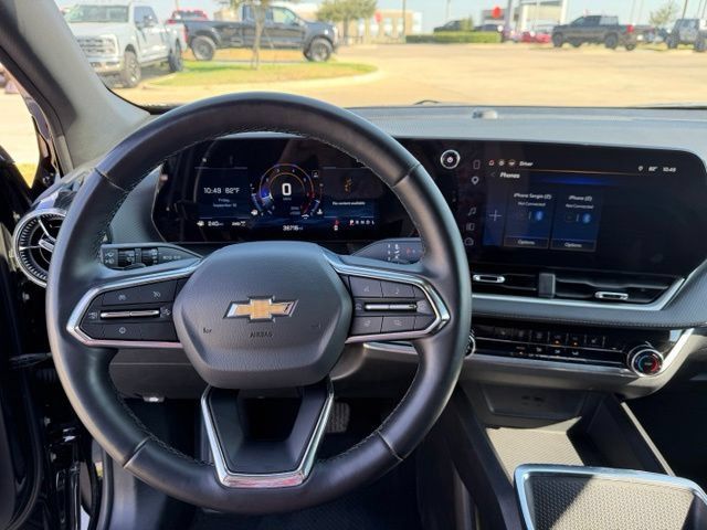 Used 2025 Chevrolet Equinox LT AWD/4WD image 13