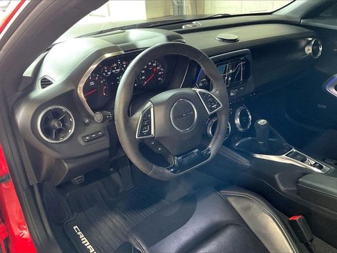 Used 2018 Chevrolet Camaro LT image 4