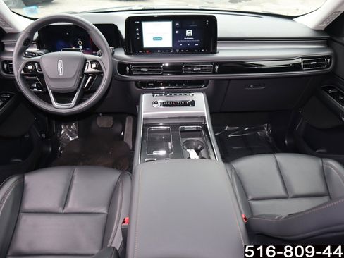 Used 2025 Lincoln Aviator AWD image 17