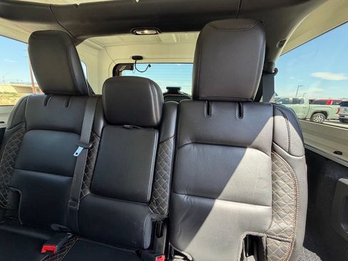 Used 2020 Jeep Wrangler Unlimited Sahara AWD/4WD image 9