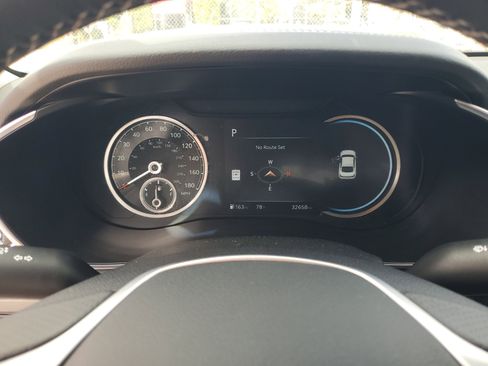 Used 2025 Genesis G70 2.5T RWD image 19